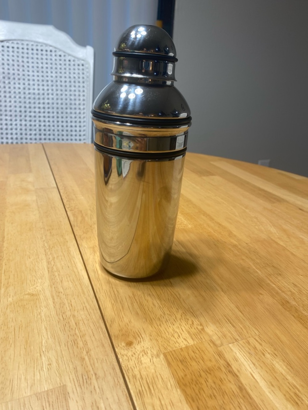 Onieda Stainless Steel Cocktail Shaker With Strainer Mid Century Modern 8.5 in